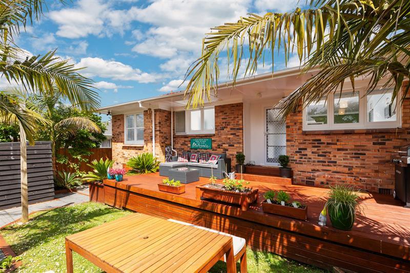 1/12 Tomlinson Street, Hillpark, Auckland - Carousel 1