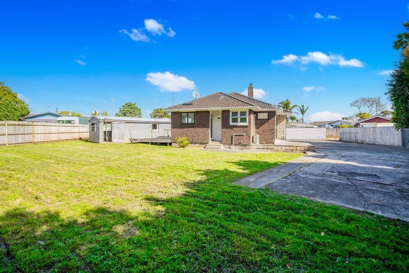 48 Edgewater Drive, Pakuranga, Auckland - Carousel 1