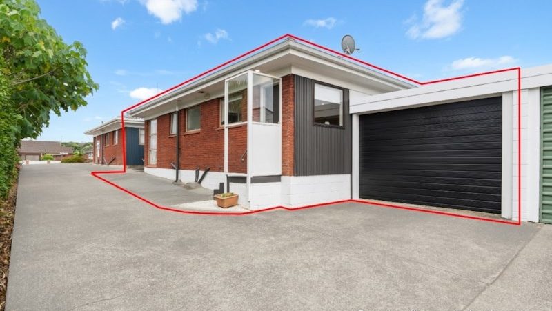 2/56 Elliot Street, Howick, Auckland - Carousel 1