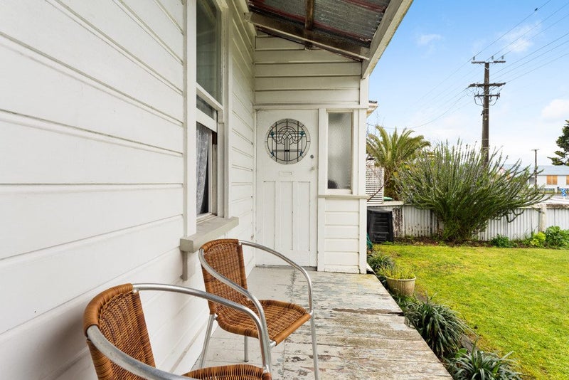 16 Carlton Avenue, Gonville, Whanganui - Carousel 2