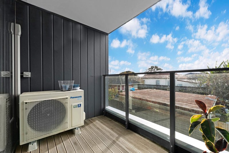 111/8 Gray Avenue, Mangere East, Auckland - Carousel 9