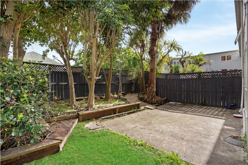 1/22 Spring Street, Onehunga, Auckland - Carousel 2