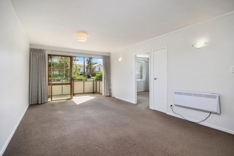 2/44 Esplanade Road, Mount Eden, Auckland - Carousel 1