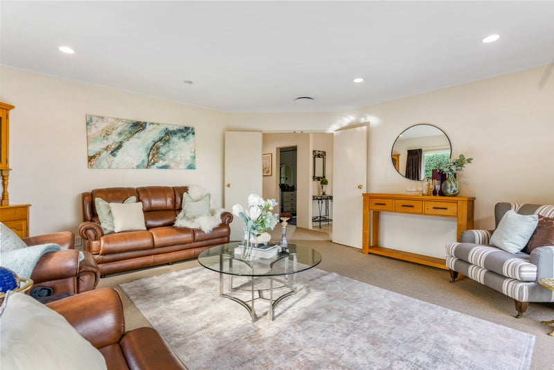 41 Headcorn Place, Botany Downs, Auckland - Carousel 2