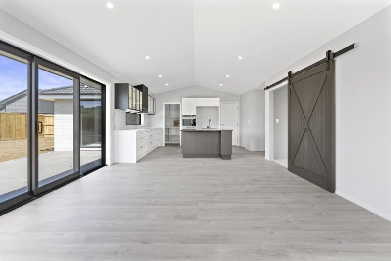 26 Kimbrae Drive, Rototuna North, Hamilton - Carousel 2