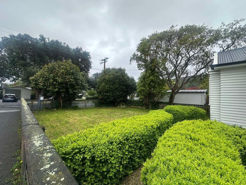 22 Saint Ronans Avenue, Waterloo, Lower Hutt - Carousel 2