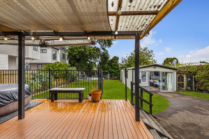 27 Harrington Road, Henderson, Auckland - Carousel 1