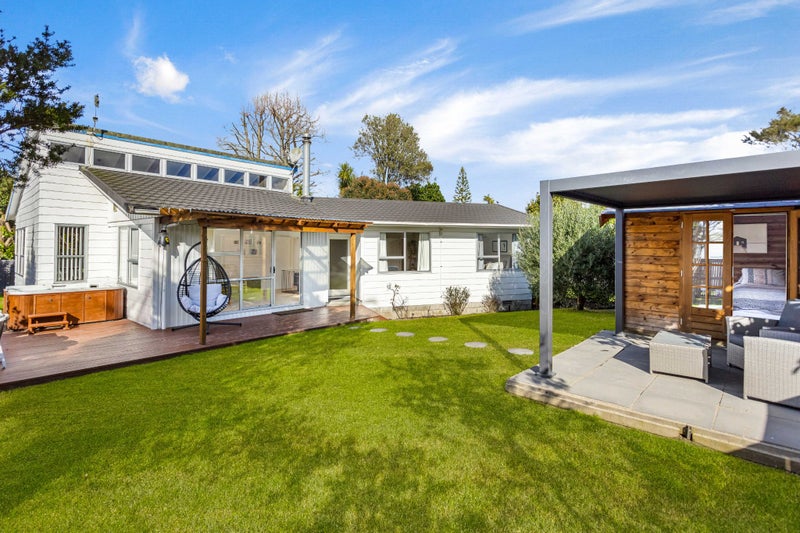9A John F Kennedy Place, Glen Eden, Auckland - Carousel 1