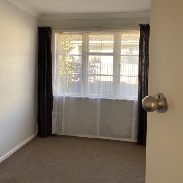 5B Hill Grove, Naenae, Lower Hutt - Carousel 5