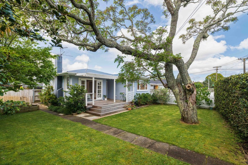 26 Kawiti Avenue, Point England, Auckland - Carousel 2