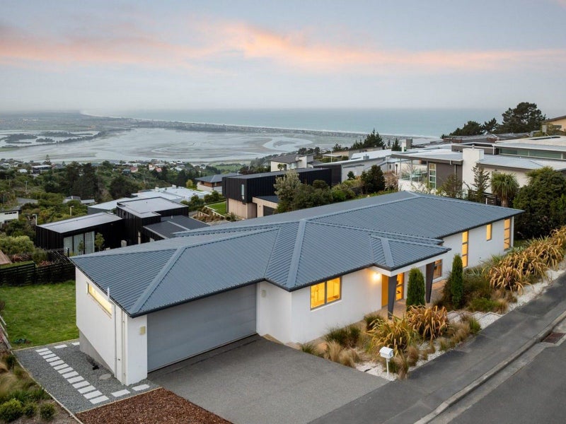 5 Stoneyridge Close, Mount Pleasant, Christchurch - Carousel 1