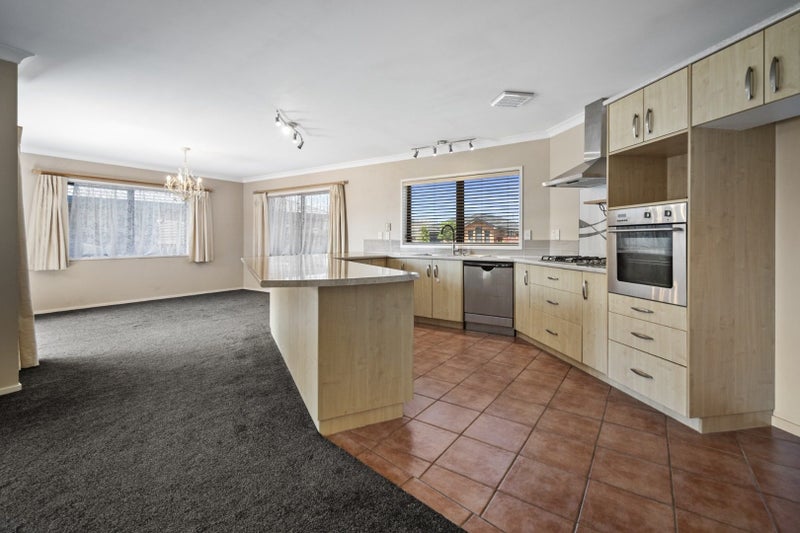 1 Daniel Place, Kelvin Grove, Palmerston North - Carousel 2