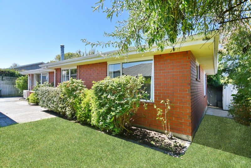 2/20 Winters Road, Redwood, Christchurch - Carousel 1