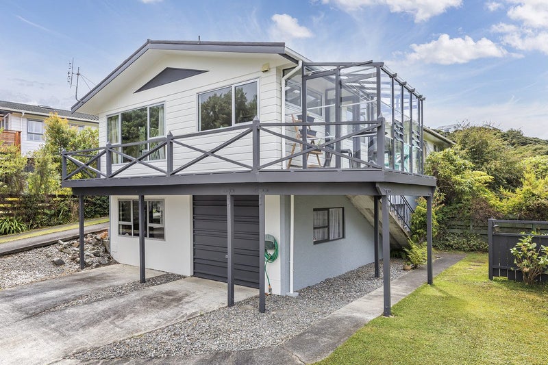 27B Penryn Drive, Camborne, Porirua - Carousel 1