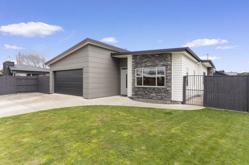 16 Freedom Drive, Kelvin Grove, Palmerston North - Carousel 1