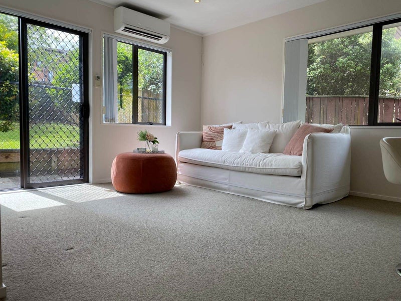 5 Regia Close, Half Moon Bay, Auckland - Carousel 2