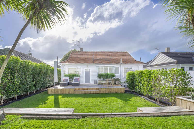 6 Shorwell Street, Sandringham, Auckland - Carousel 2