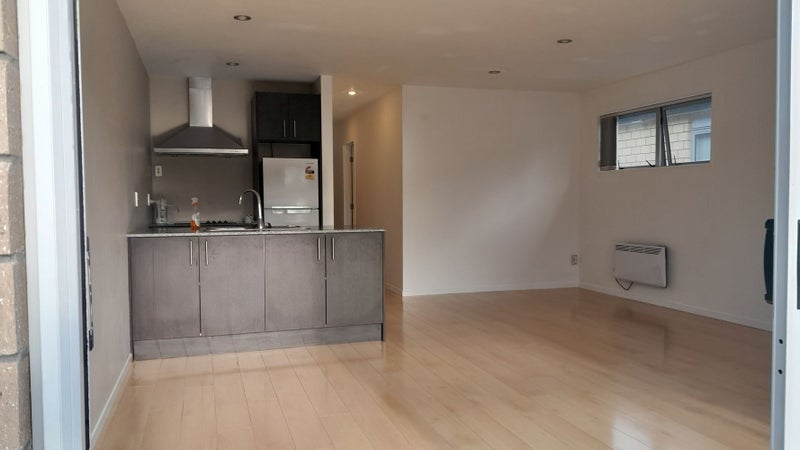 48 Sherrybrooke Place, Sunnyvale, Auckland - Carousel 1