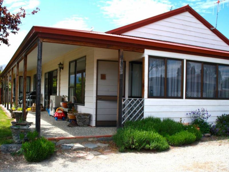 9 Myra Street, Wanaka - Carousel 1