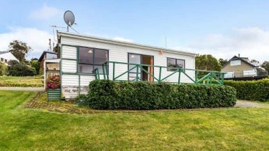 24 Hinekapi Terrace, Kuratau, Tūrangi - Carousel 1