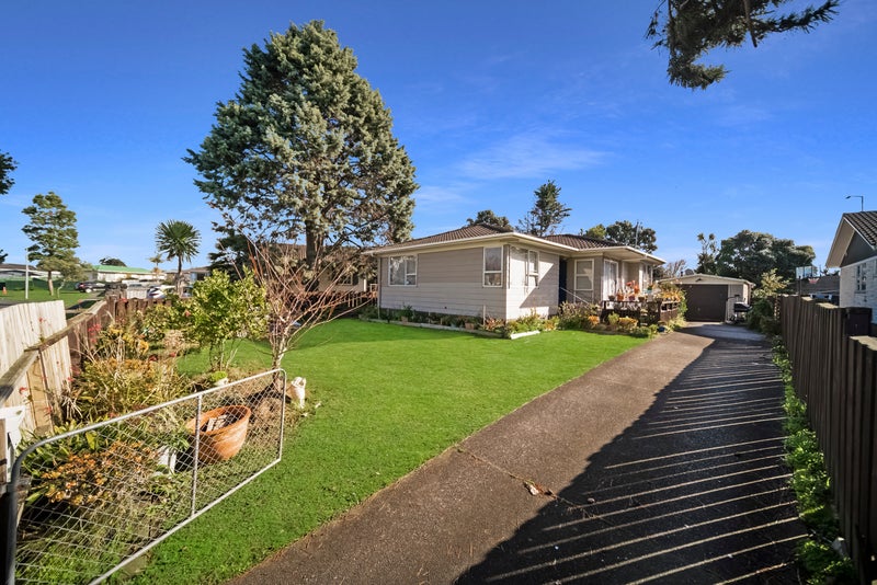 23 Staverton Crescent, Mangere, Auckland - Carousel 1