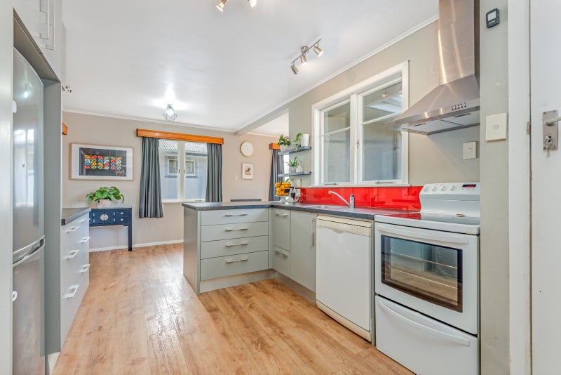 33 Peters Avenue, Cloverlea, Palmerston North - Carousel 2