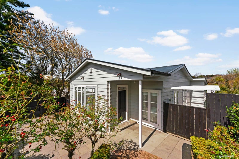 1/85 Beach Road, Mellons Bay, Auckland - Carousel 1