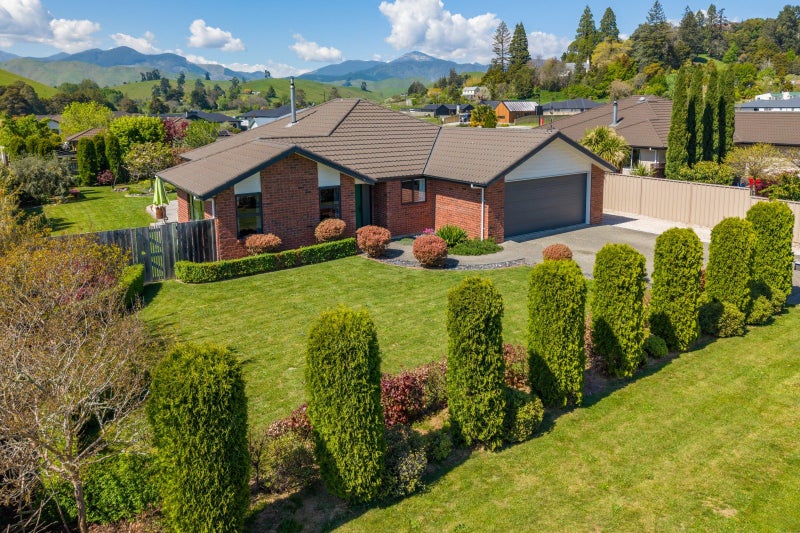 24 Pitfure Road, Wakefield - Carousel 1