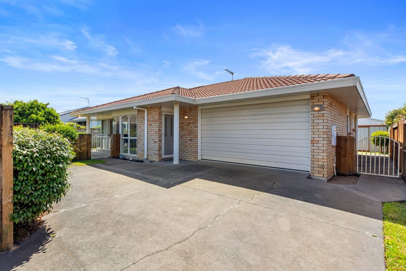 17 Sandhurst Drive, Papamoa Beach, Papamoa - Carousel 1