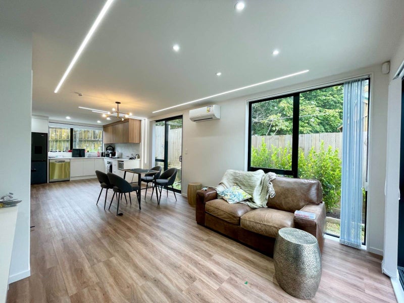 6/7 Broadview Place, Howick, Auckland - Carousel 1