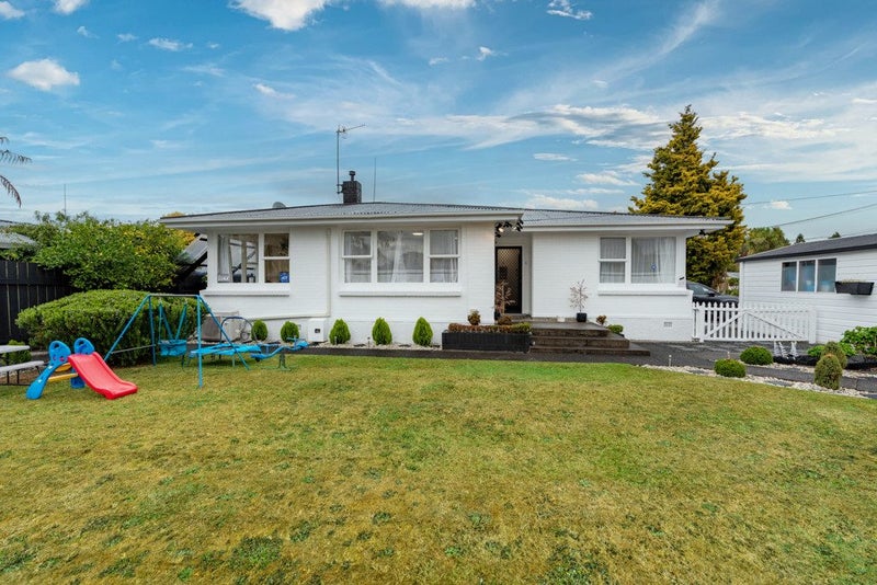 78 Bruce Avenue, Glenview, Hamilton - Carousel 1