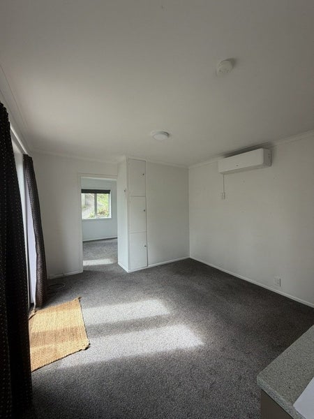 6A Kiriwai Road, Paremata, Porirua - Carousel 2