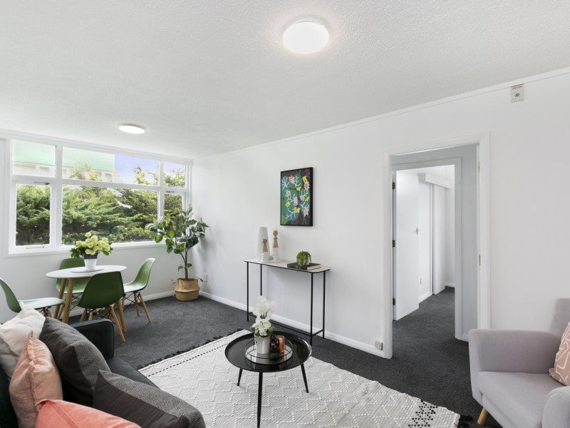2/10 Angus Avenue, Berhampore, Wellington - Carousel 1