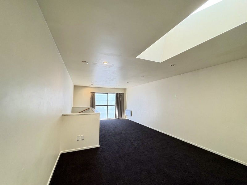 2/7 Hall Avenue, Newtown, Wellington - Carousel 2
