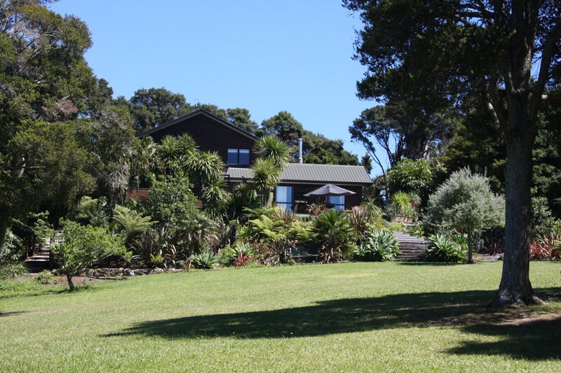 22 Sea View Road, Ostend, Waiheke Island - Carousel 1