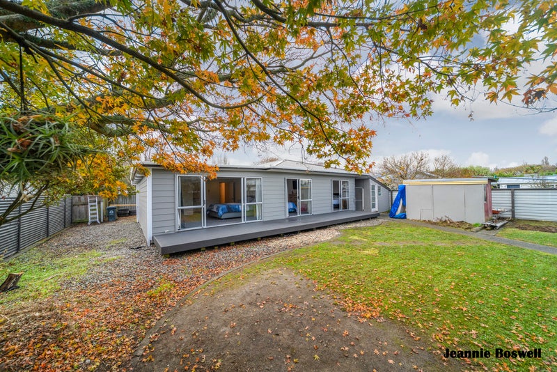 40 Ruamahanga Crescent, Terrace End, Palmerston North - Carousel 2