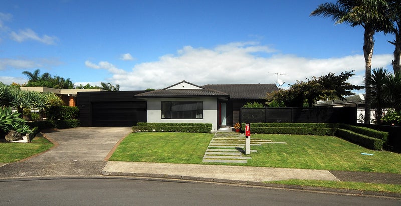 7 Holly Way, Sunnyhills, Auckland - Carousel 1