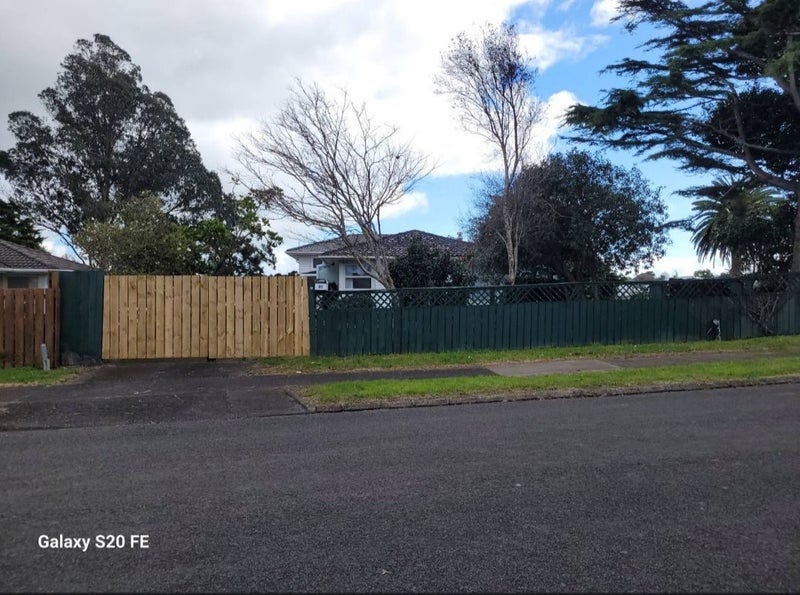 31 Hobart Crescent, Wattle Downs, Auckland - Carousel 2