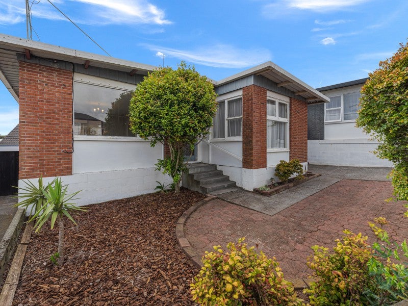 5 Paynters Avenue, Strandon, New Plymouth - Carousel 1