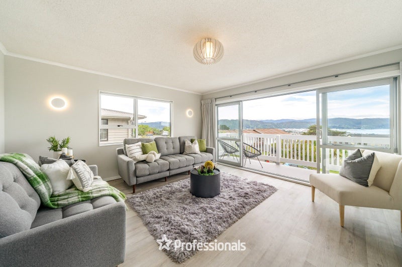 15 Stanhope Grove, Korokoro, Lower Hutt - Carousel 2