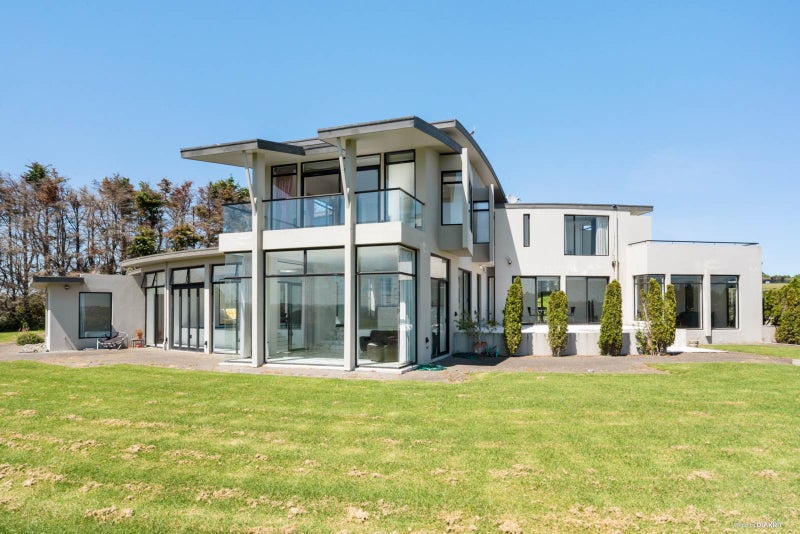 19 Tudor Park Drive, Howick - Carousel 1