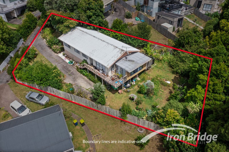 19 Celeste Place, Totara Vale, Auckland - Carousel 1