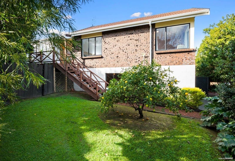 5 Orinda Close, Botany Downs, Auckland - Carousel 13