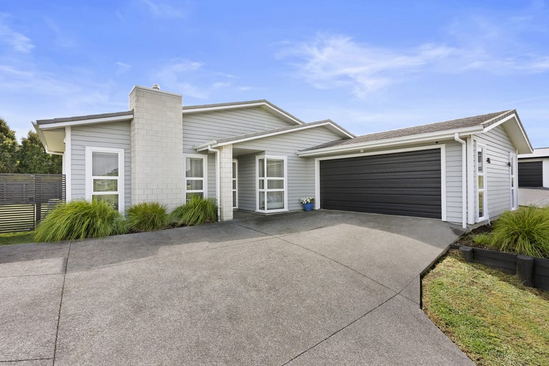 146 Eighth View Avenue, Beachlands, Auckland - Carousel 2