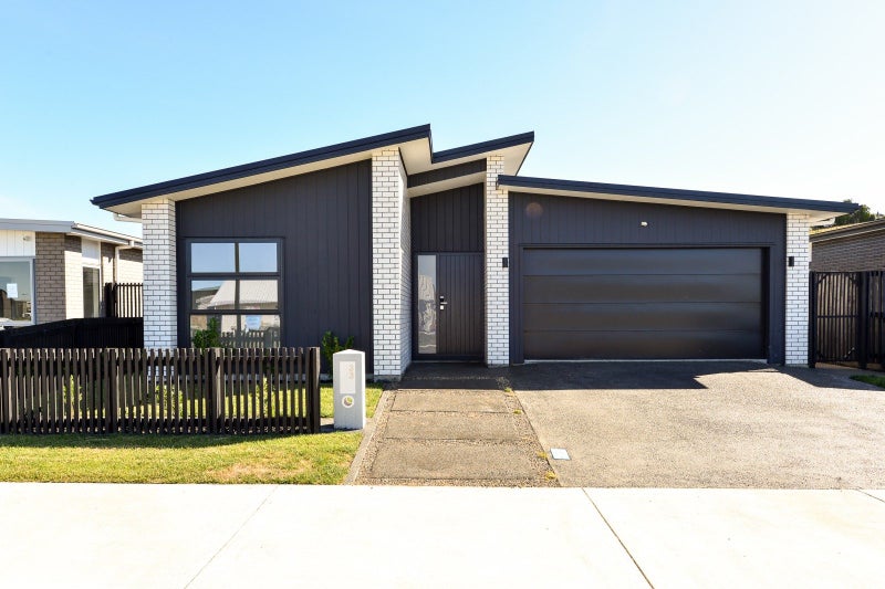 33 Overton Street, Rototuna North, Hamilton - Carousel 1