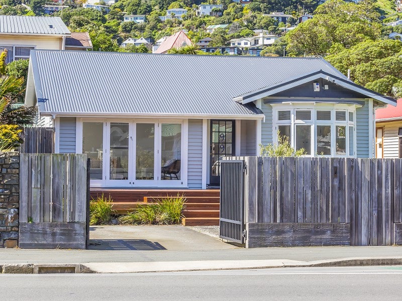 99 The Parade, Island Bay, Wellington - Carousel 1