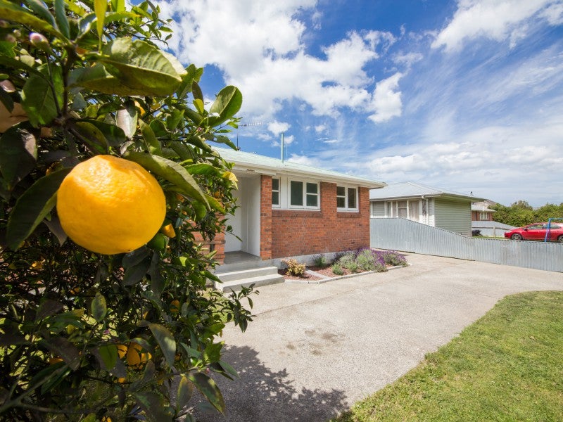 1010 Grove Road, Mayfair, Hastings - Carousel 2