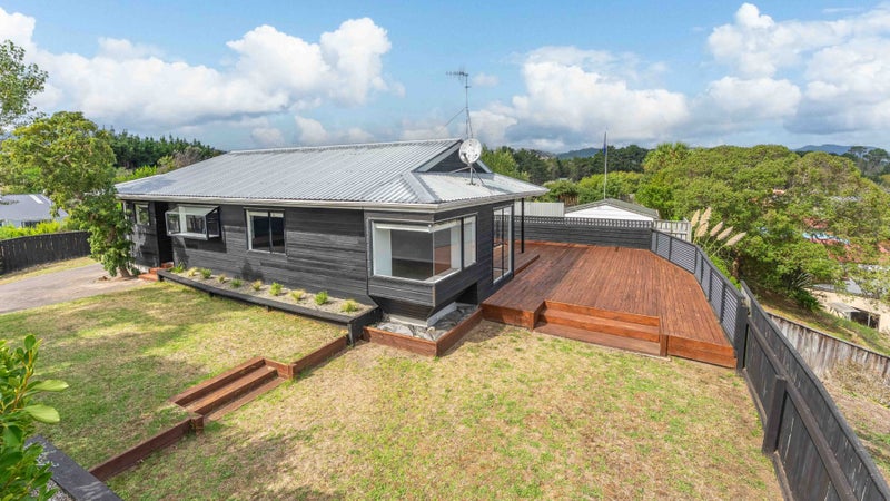 39B Weggery Drive, Waikanae Beach, Waikanae - Carousel 1