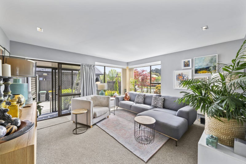 1 Valecrest Avenue, Parklands, Christchurch - Carousel 2