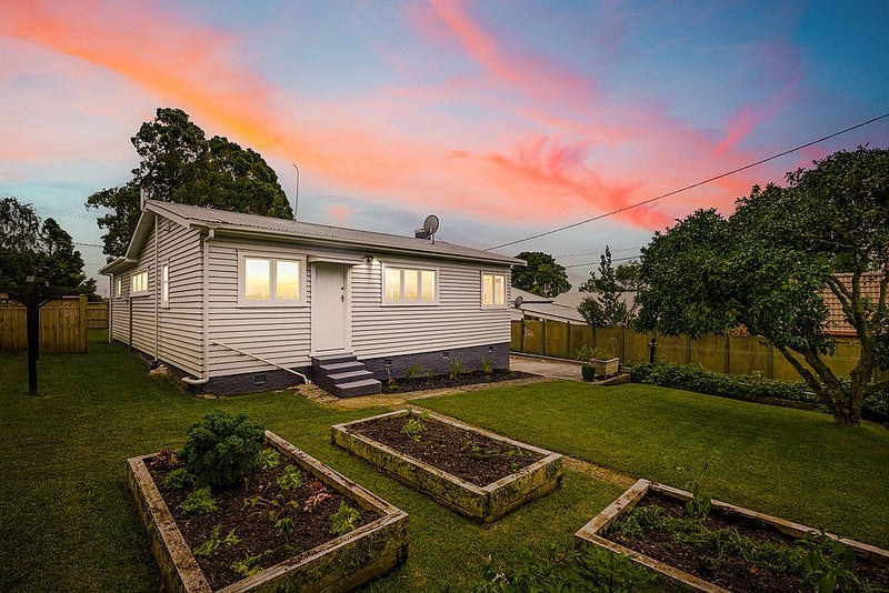 10 West Lynn Road, Titirangi, Auckland - Carousel 2